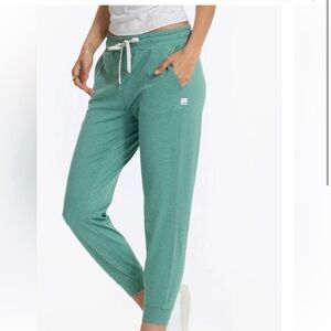 Vuori DreamKnit Performance Jogger in Celadon Heather women size medium